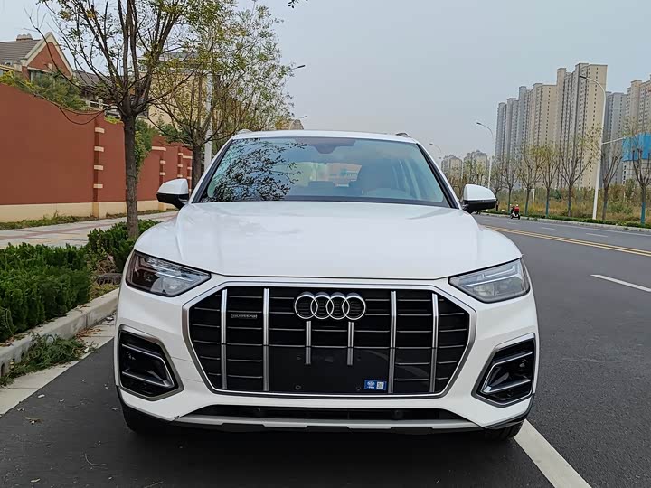 Audi Q5L 2023 40 T — фото 17