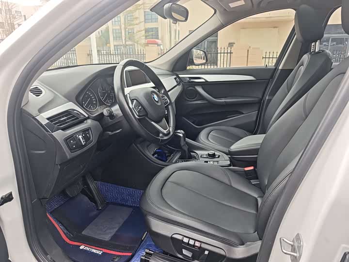 BMW X1 2018 s Drive 20 Li Leading — фото 4