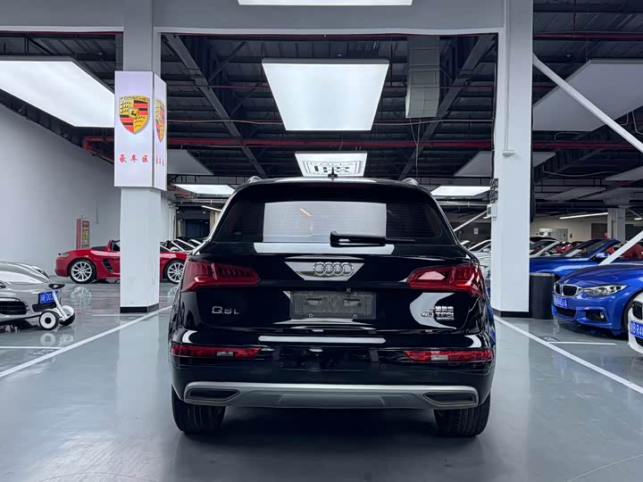 Audi Q5L 40 TFSI базовая — фото 17