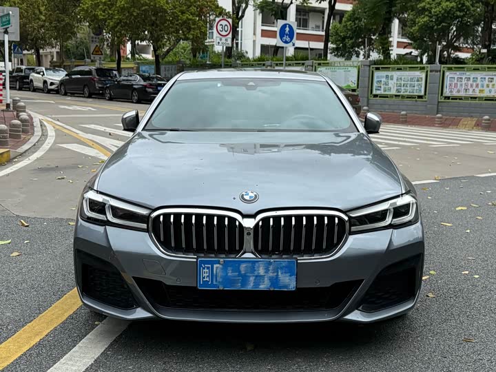 BMW 5 Series 540i M спортпакет — фото 2