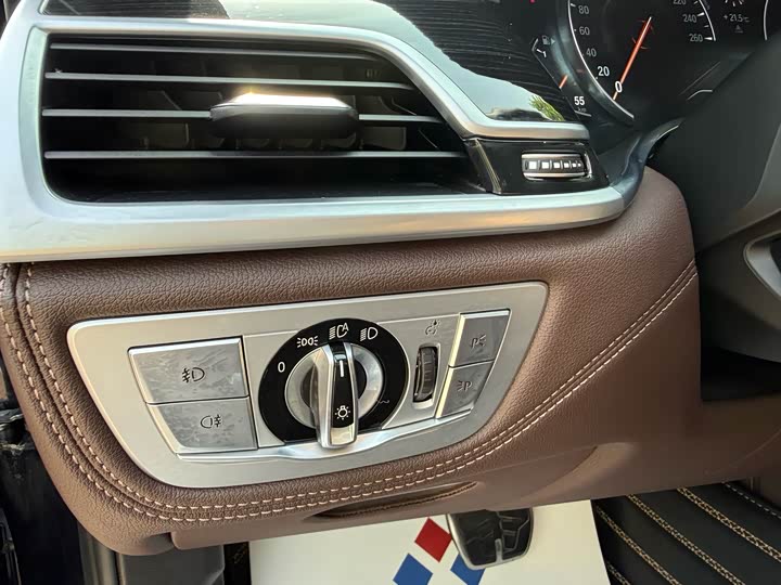 BMW 7-Series 2018 740 Li Leading M — фото 15