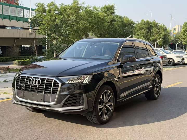 Audi Q7 2023 55 TFSI quattro S line Sport — фото 1