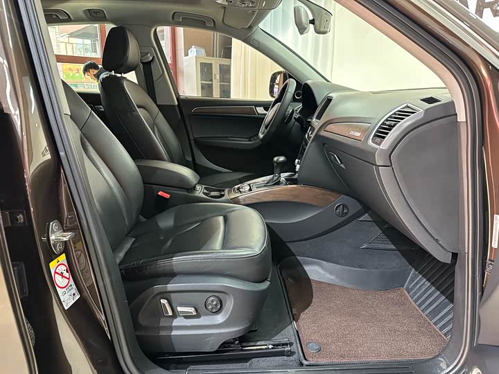 Audi Q5 2017 40 TFSI Comfort — фото 28