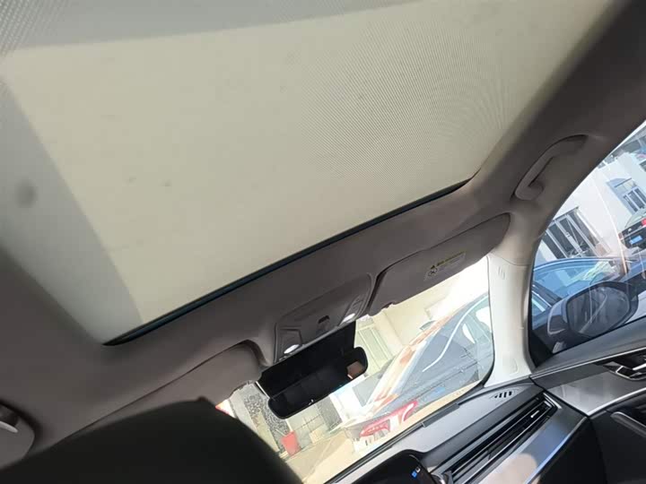 Hongqi HS5 2023 2.0 T 4 WD Pro — фото 18