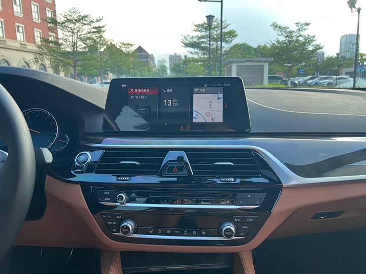 BMW 5-Series 2018 530 Li Leading M — фото 18