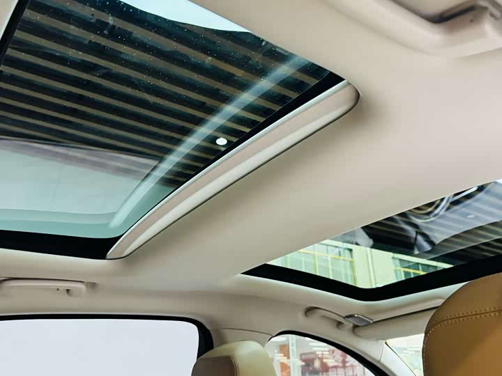 Jaguar XFL 2024 2.0 T P 250 2 WD — фото 12