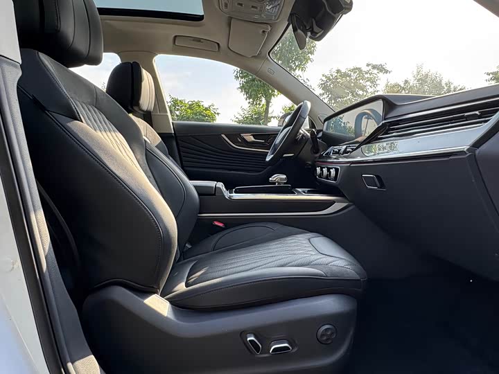 Hongqi HS5 2023 2.0 T Pro — фото 12