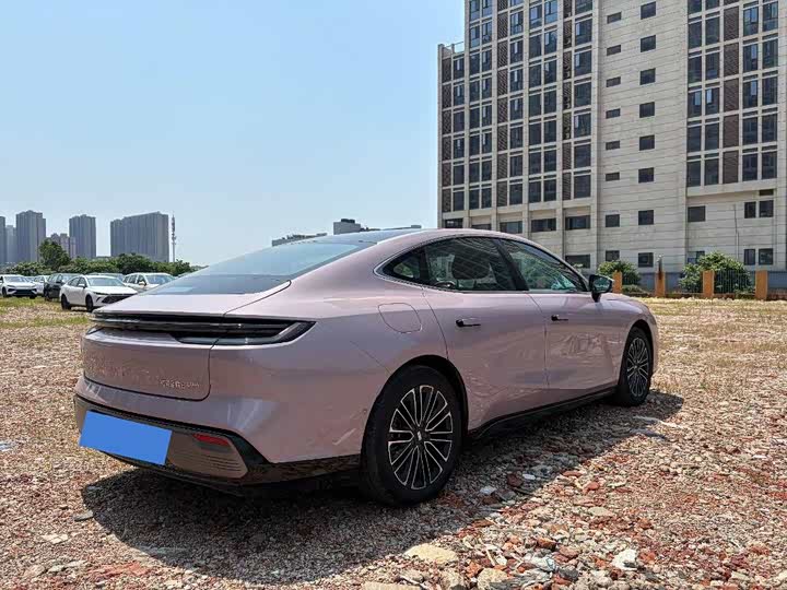 Geely Galaxy 8 2025 60km EM-i — фото 5