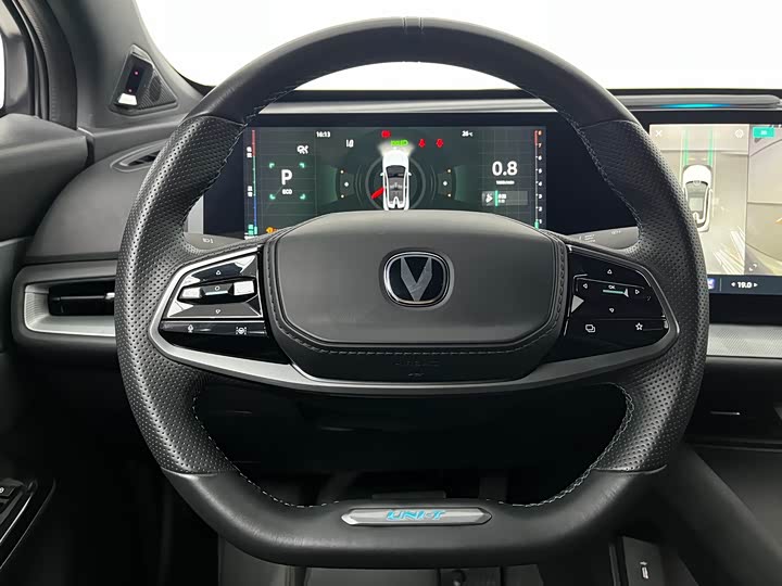 Changan UNI-T 2023 1.5 T Premium — фото 9