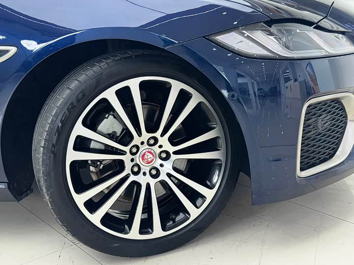 Jaguar XFL 2022 XFL 2.0 T P 250 2 WD — фото 7