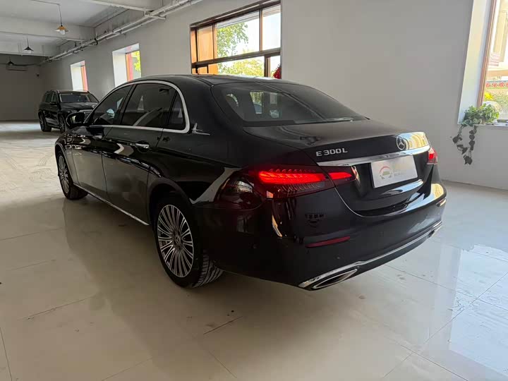 Mercedes-Benz E-Class 2022 E 260 L Sport 4 MATIC — фото 6