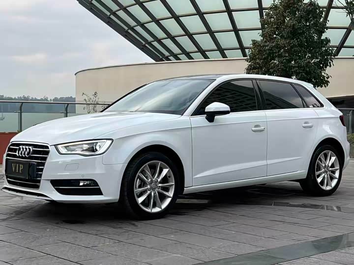 Audi A3 2015 Sportback 40 TFSI ATComfort — фото 1