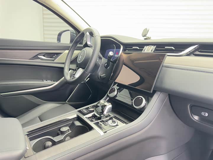 Jaguar XFL 2022 XFL 2.0 T P 200 2 WD — фото 13
