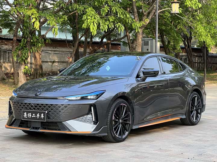 Changan UNI-V 2024 1.5 T Sport — фото 1