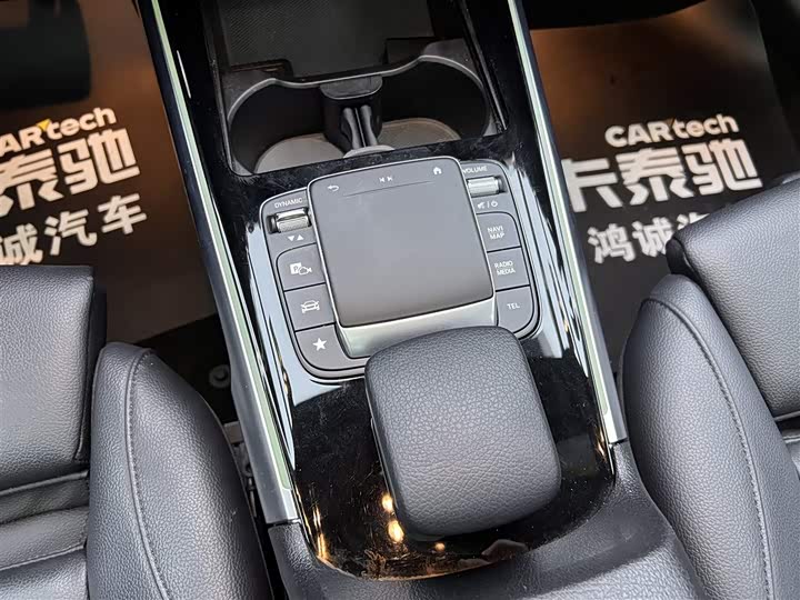 Mercedes-Benz GLB 2021 GLB 200 — фото 21