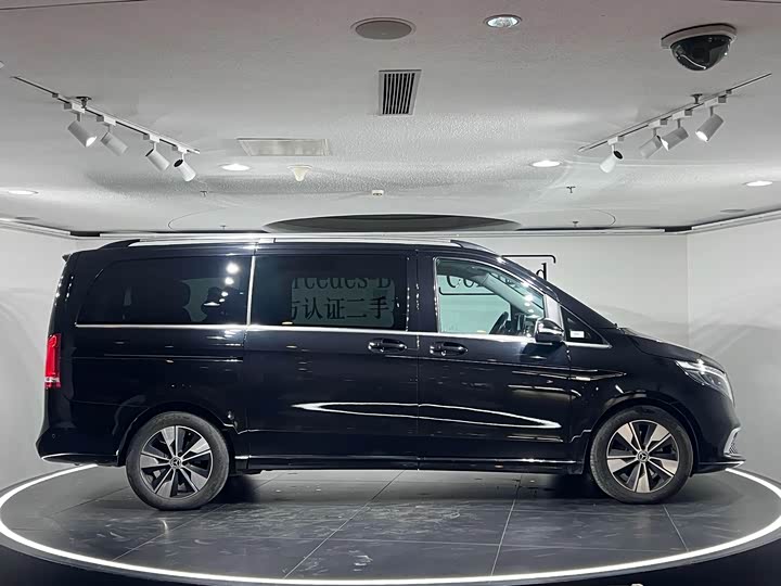 Mercedes-Benz V-Class 2022 V 260 — фото 13
