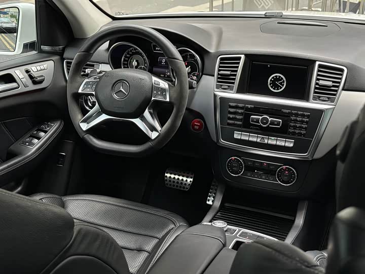 Mercedes-Benz M-Class 2015 AMG ML 63 — фото 10