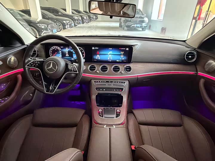 Mercedes-Benz E-Class 2022 E 260 L Sport 4 MATIC — фото 9