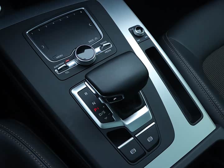 Audi Q5L 2018 40 TFSI V — фото 19