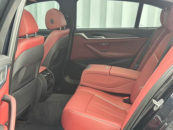 BMW 5-Series 2022 530 Li x Drive M — фото 28