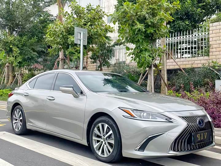 Lexus ES 2020 300h — фото 2