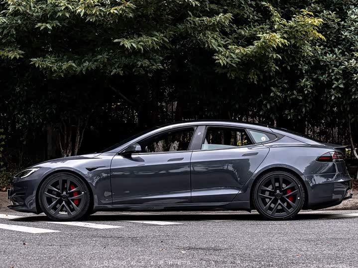 Tesla Model — фото 3