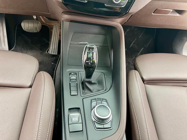 BMW X1 2021 s Drive 25 Li Leading — фото 12