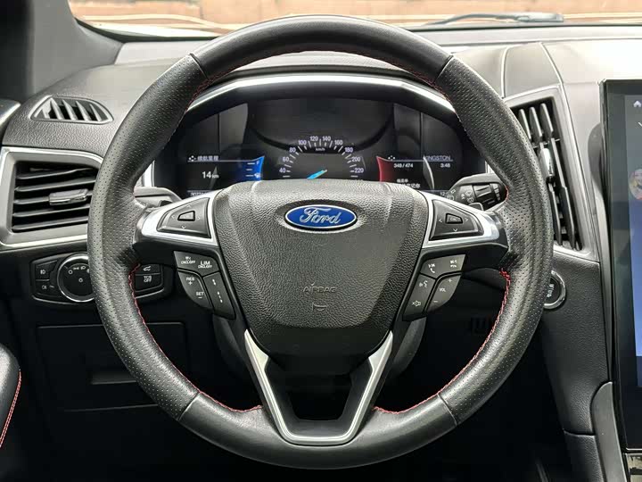 Ford Edge — фото 10