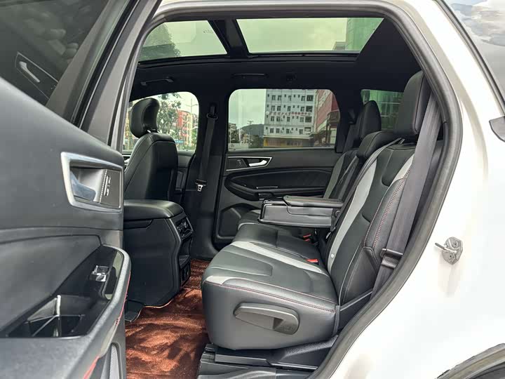 Ford Edge — фото 13