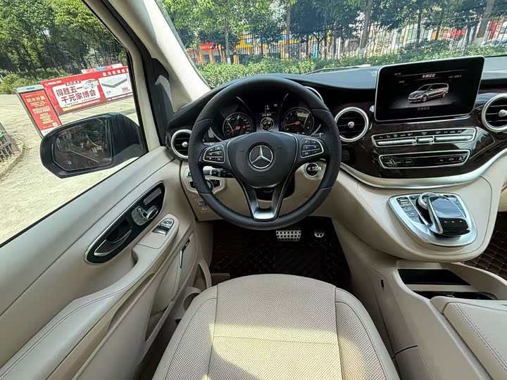 Mercedes-Benz V-Class 2018 V 260 L VI — фото 32
