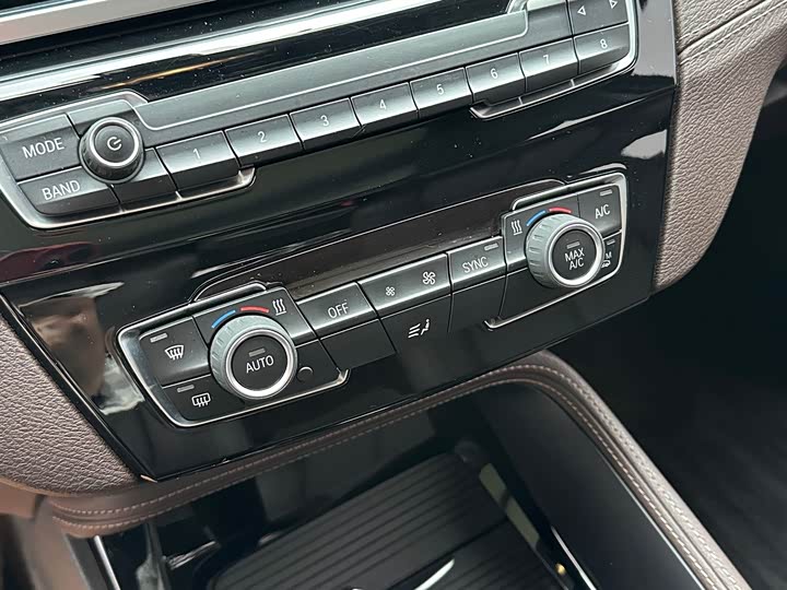 BMW X1 2021 x Drive 25 Li — фото 3