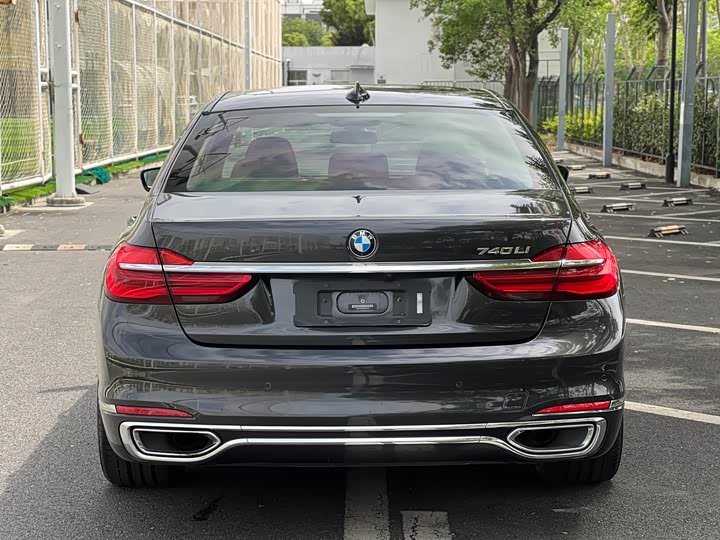 BMW 7-Series 2017 740 Li Leading — фото 5