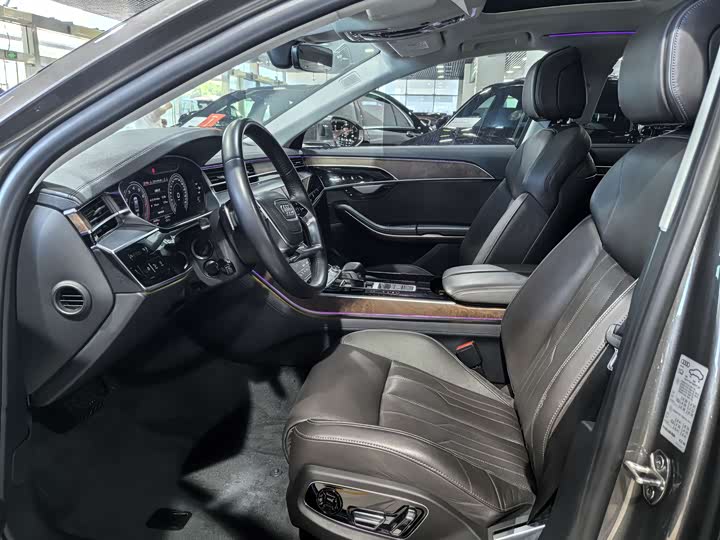 Audi A 8 2018 A 8 L 55 TFSI quattro Luxury — фото 5