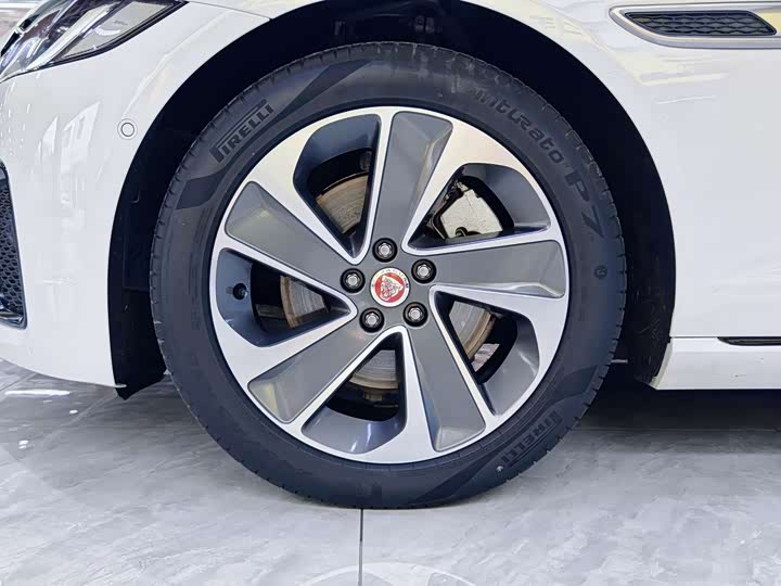 Jaguar XFL 2023 XFL 2.0 T P 200 2 WD — фото 6