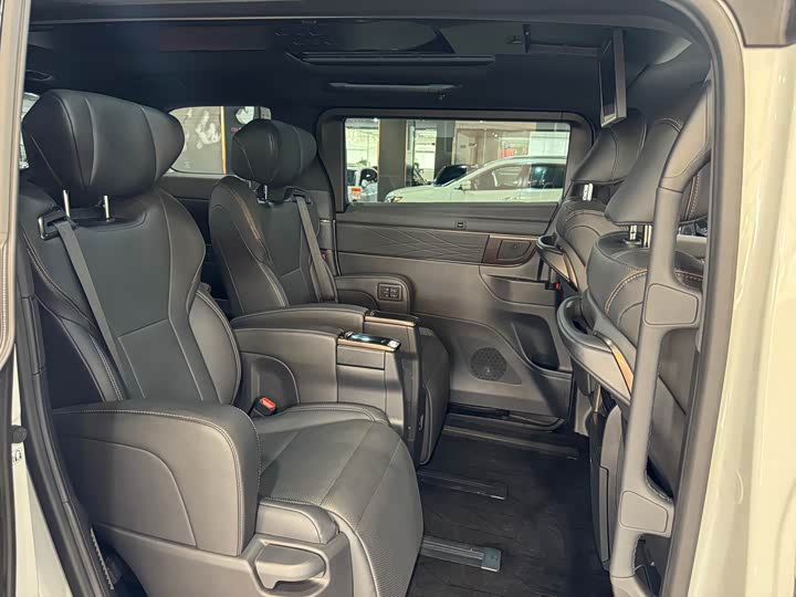 Toyota Alphard — фото 13