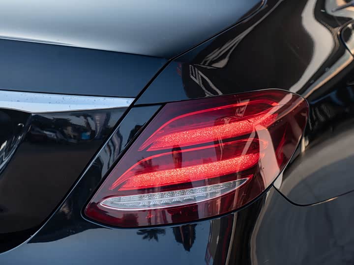 Mercedes-Benz E-Class 2019 E 260 L — фото 5