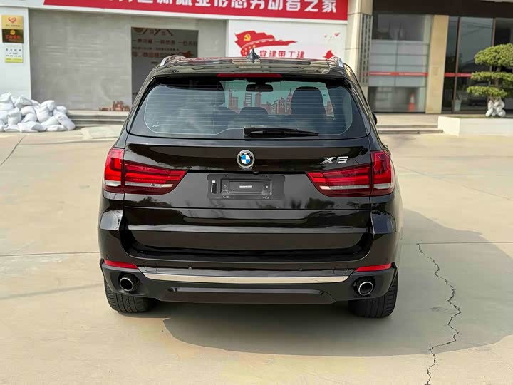BMW X5 2017 x Drive 28i — фото 11