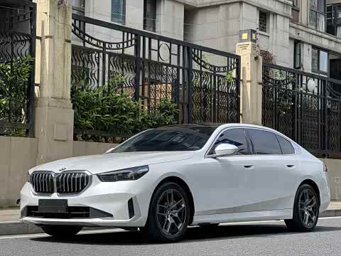BMW 5-Series 2024 530 Li Leading — фото 21
