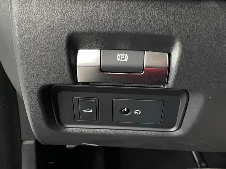 Jaguar XEL 2021 2.0 T 250 PS R-DYNAMIC S — фото 24