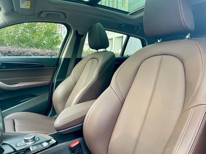BMW X2 2021 s Drive 25i Leading M — фото 11