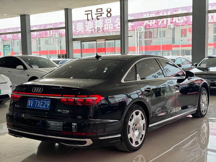 Audi A8 2023 A 8 L 50 TFSI quattro — фото 4