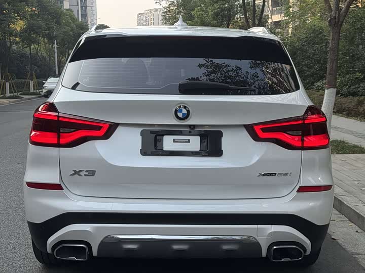 BMW X3 2018 x Drive 25i V — фото 9