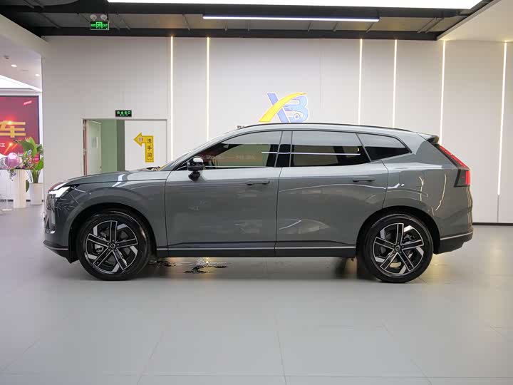Volvo XC70 Hybrid 2026 2 WD Core — фото 6