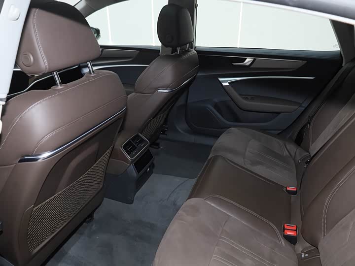 Audi A7L 2024 45 TFSI S-line — фото 14