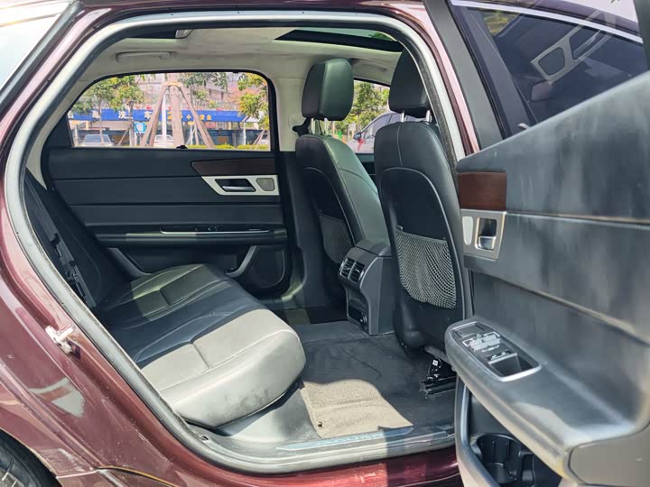 Jaguar XFL 2018 XFL 2.0 T 200 PS — фото 12