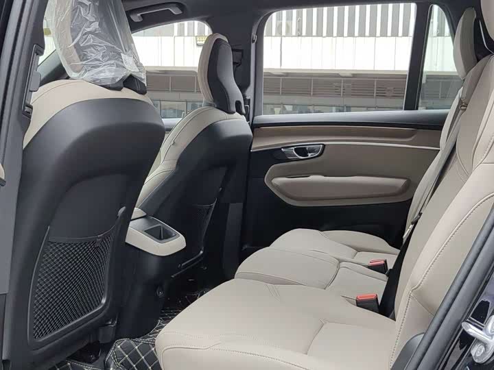 Volvo XC 90 2026 B 5 4 WD 5 — фото 15