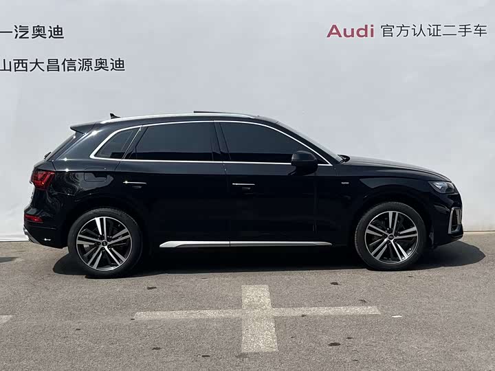 Audi Q5L 2022 40 T — фото 4