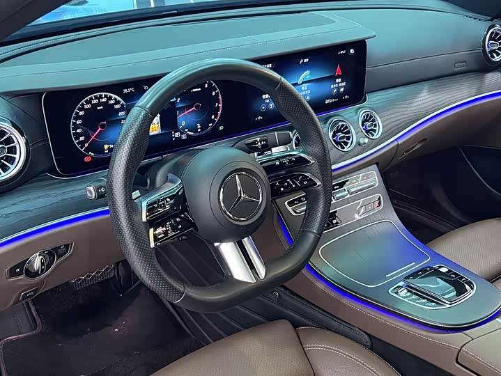 Mercedes-Benz E-Class 2023 E 260 L Sport — фото 14