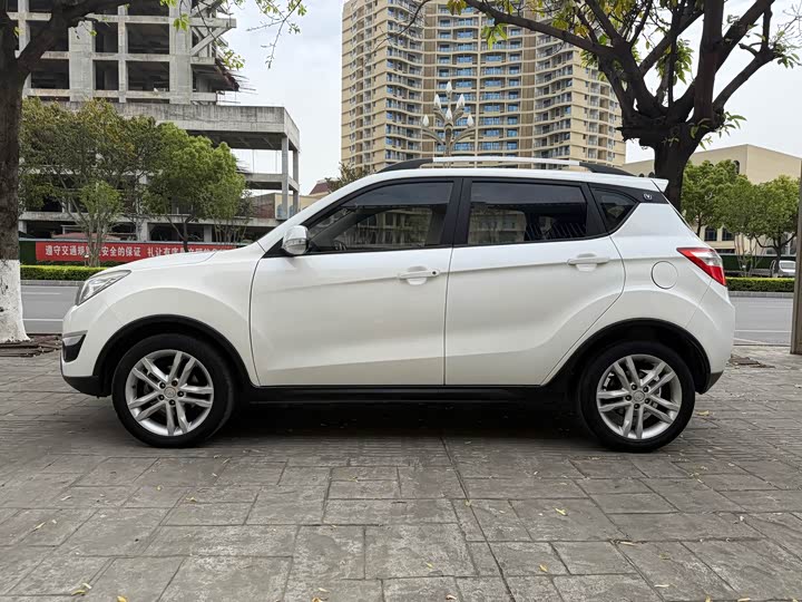 Changan CS35 2016 1.6 L MTLuxury IV — фото 4