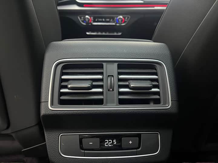 Audi Q5L Sportback 2024 40 TFSI Luxury — фото 15